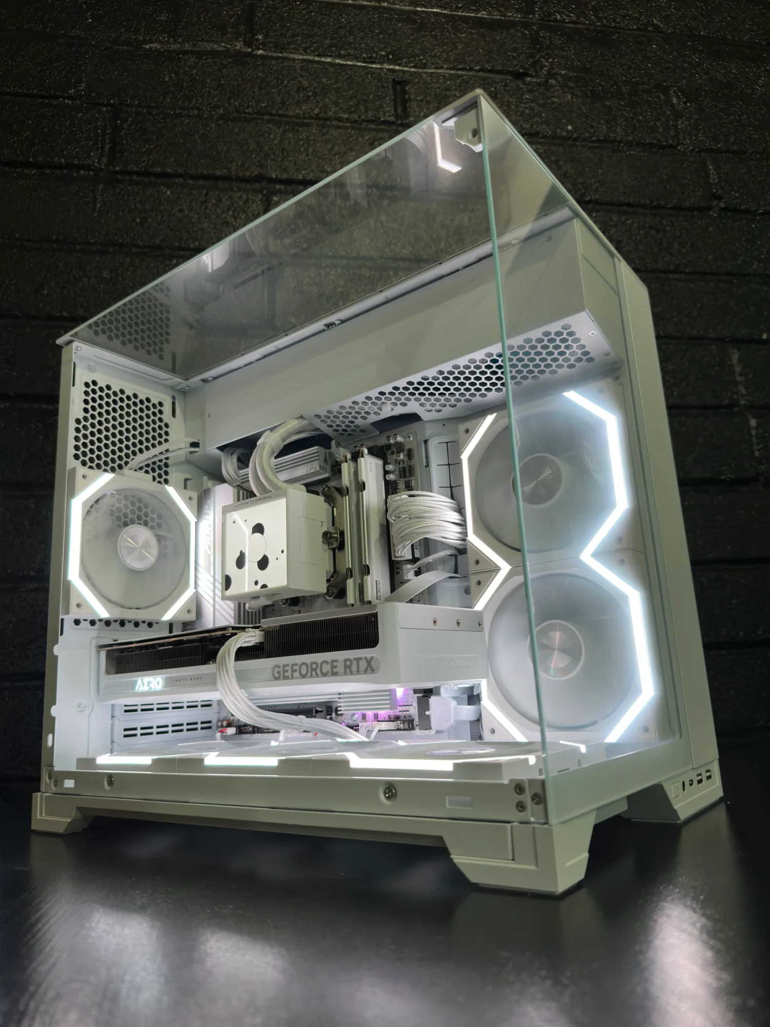 White RTX 5080 Gaming PC – Ryzen 7 9800X3D, photo 2